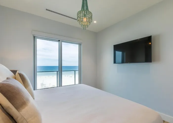 Elegant 6 Bedroom With And Views, 2 Large Balconies, Next To The Hangout!