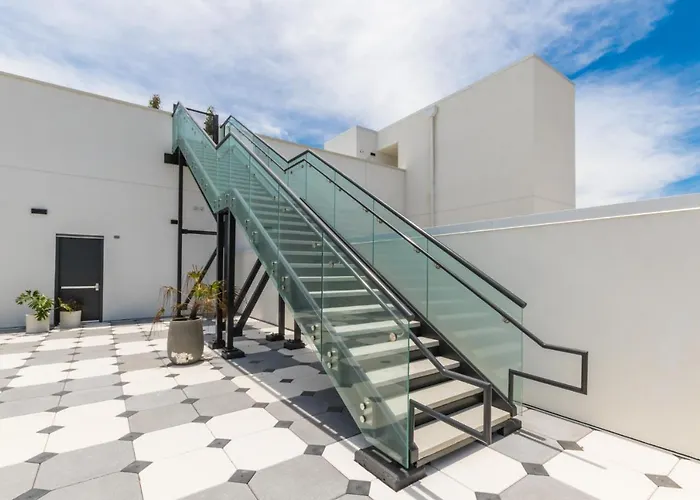 Holiday home Elegant 6 Bedroom With And Views, 2 Large Balconies, Next To The Hangout! *