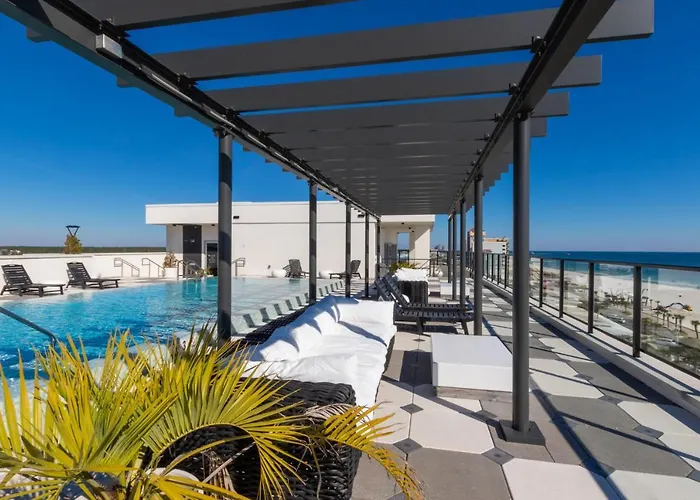 Elegant 6 Bedroom With And Views, 2 Large Balconies, Next To The Hangout! Holiday home Gulf Shores