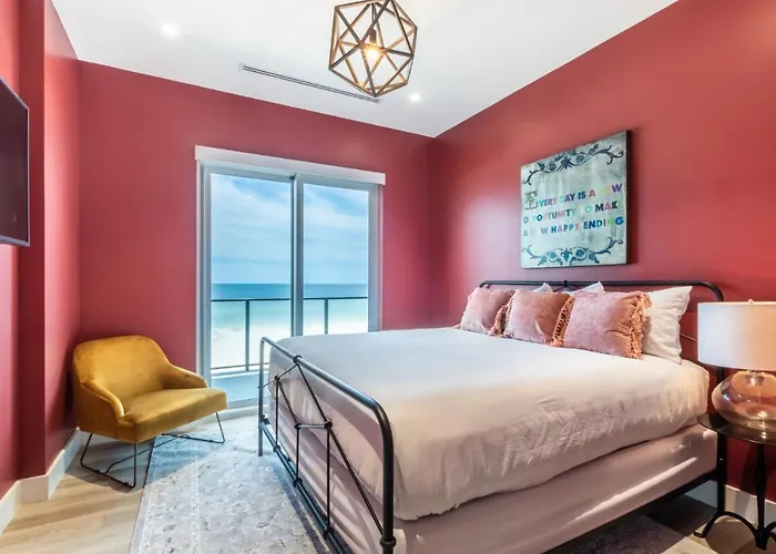 Holiday home Elegant 6 Bedroom With And Views, 2 Large Balconies, Next To The Hangout! Gulf Shores