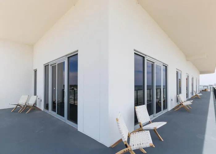 Elegant 6 Bedroom With And Views, 2 Large Balconies, Next To The Hangout! * Gulf Shores