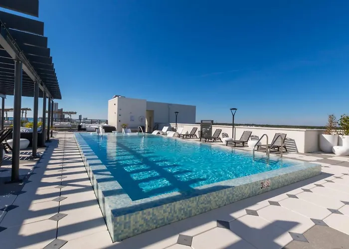 Holiday home Elegant 6 Bedroom With And Views, 2 Large Balconies, Next To The Hangout!
