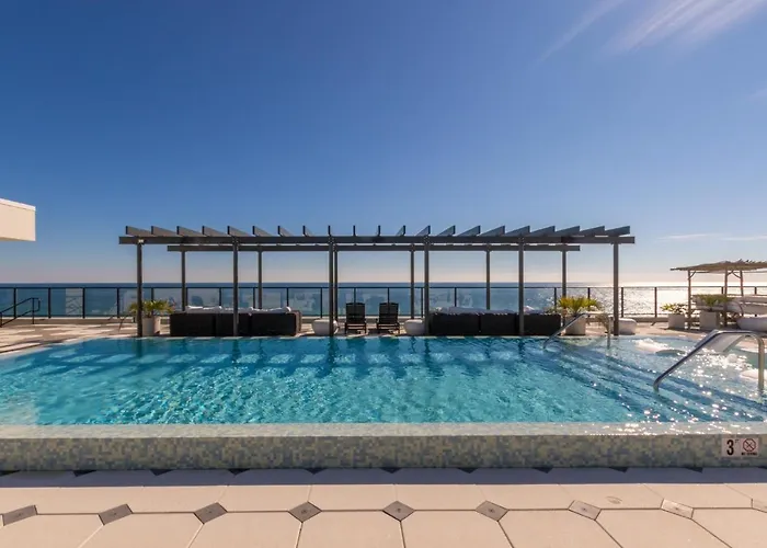 Elegant 6 Bedroom With And Views, 2 Large Balconies, Next To The Hangout! * Gulf Shores