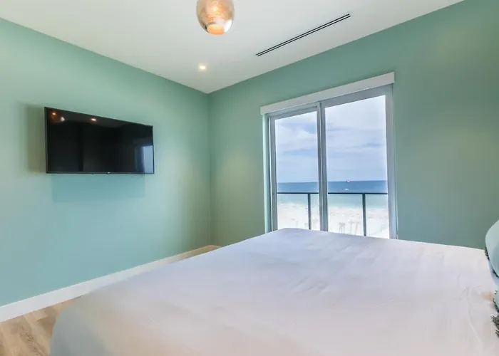 Holiday home Elegant 6 Bedroom With And Views, 2 Large Balconies, Next To The Hangout! Gulf Shores