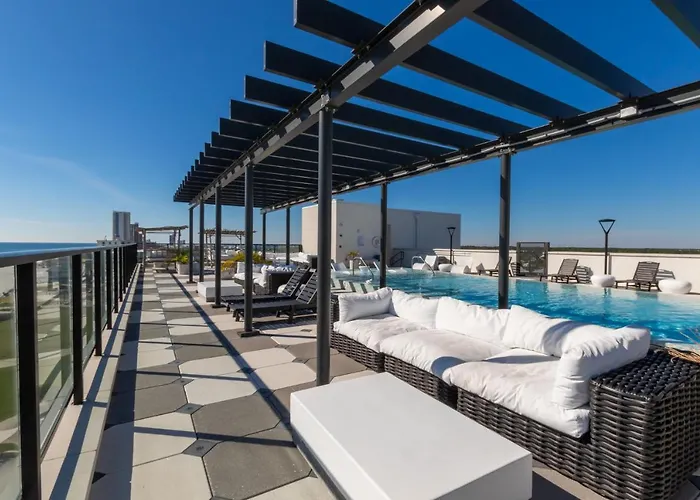 Elegant 6 Bedroom With And Views, 2 Large Balconies, Next To The Hangout! Holiday home Gulf Shores