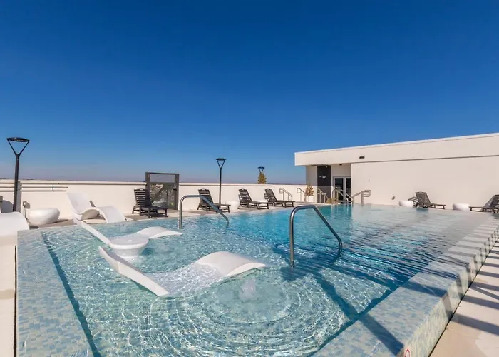 Elegant 6 Bedroom With And Views, 2 Large Balconies, Next To The Hangout! Holiday home Gulf Shores