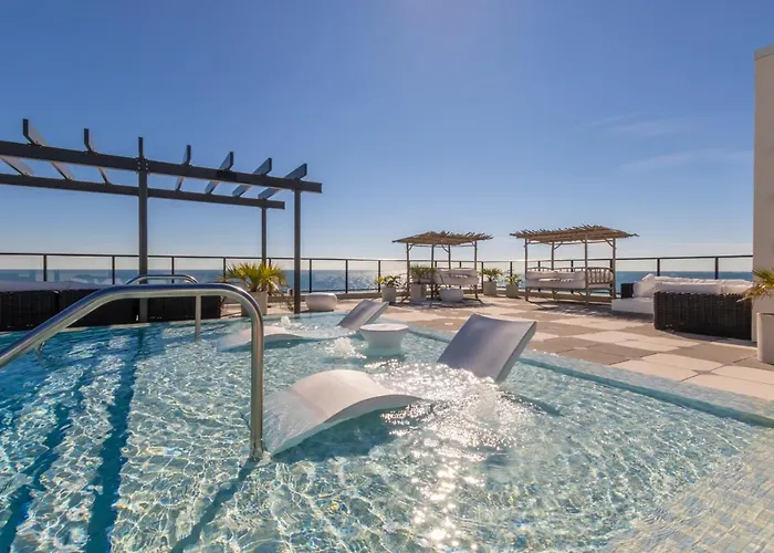 Elegant 6 Bedroom With And Views, 2 Large Balconies, Next To The Hangout! Holiday home *