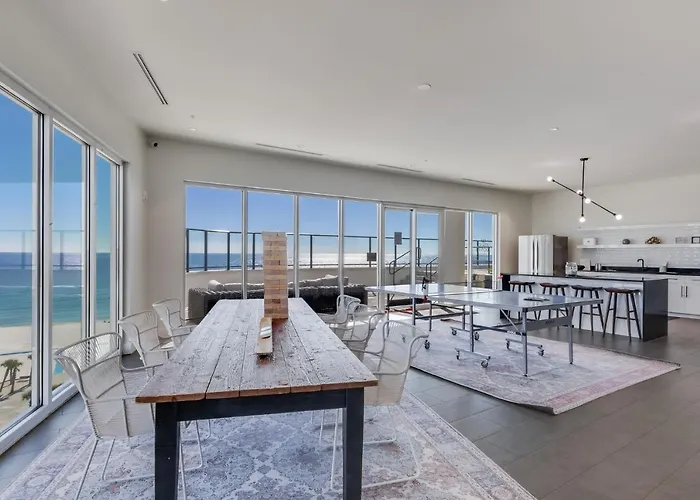 Elegant 6 Bedroom With And Views, 2 Large Balconies, Next To The Hangout!